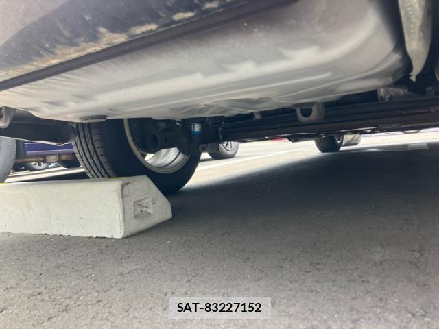 Toyota ALLION 2016-11 8223883-6