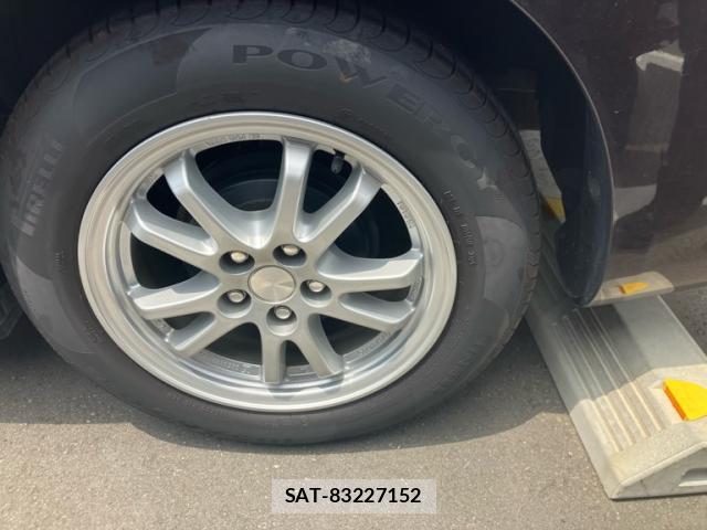 Toyota ALLION 2016-11 8223883-7