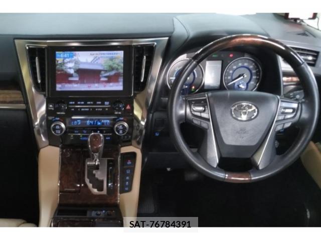 Toyota ALPHARD HYBRID 2018-03 8217359-2