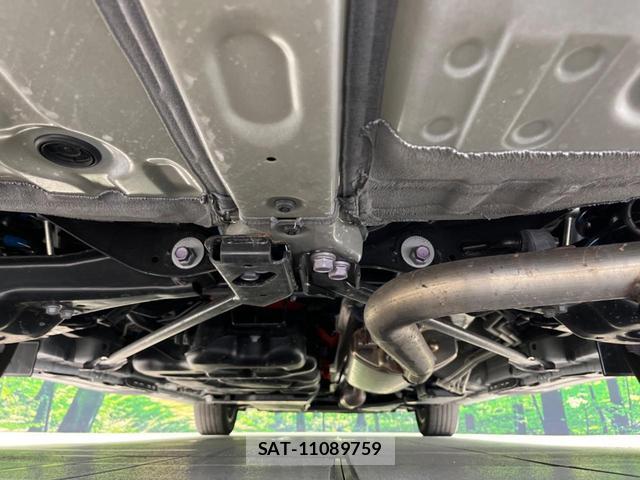 Toyota ALPHARD HYBRID 2023-10 8219715-19
