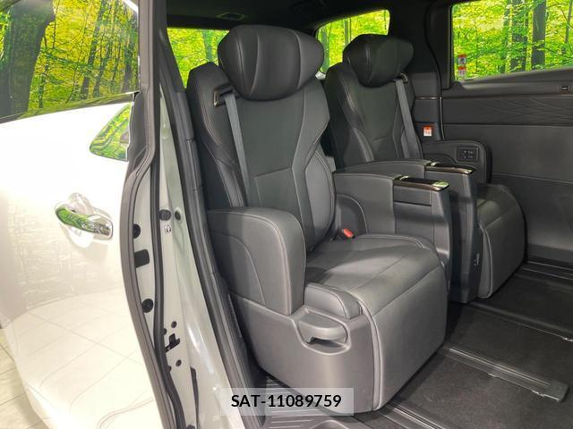Toyota ALPHARD HYBRID 2023-10 8219715-8