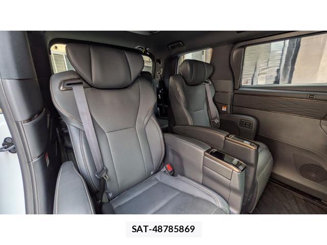 Toyota ALPHARD HYBRID 2024-11 8221615-4