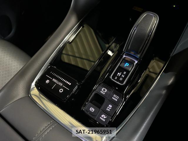 Toyota ALPHARD HYBRID 2023-07 8223011-12