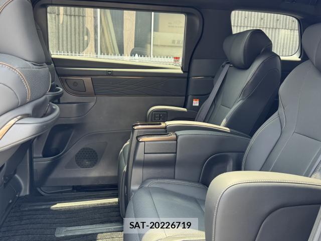 Toyota ALPHARD HYBRID 2024-12 8223235-6