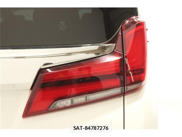 Toyota ALPHARD 2019-08 8216942-17