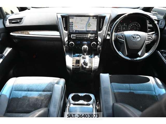 Toyota ALPHARD 2017-11 8217143-1