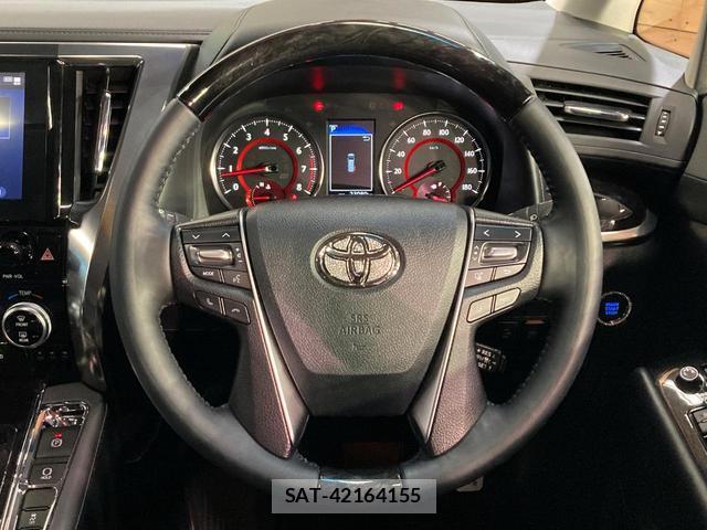 Toyota ALPHARD 2022-11 8217295-10