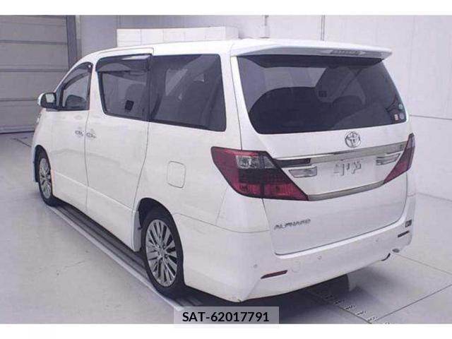 Toyota ALPHARD 2013-06 8217982-1