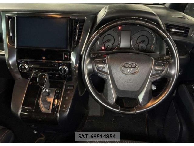 Toyota ALPHARD 2017-10 8218000-2