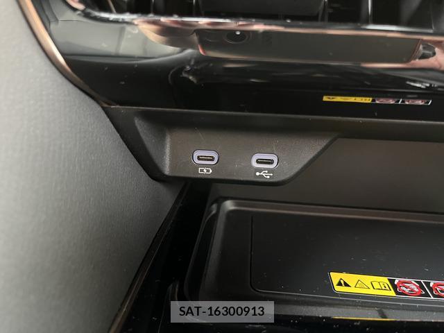 Toyota ALPHARD 2023-12 8218366-12