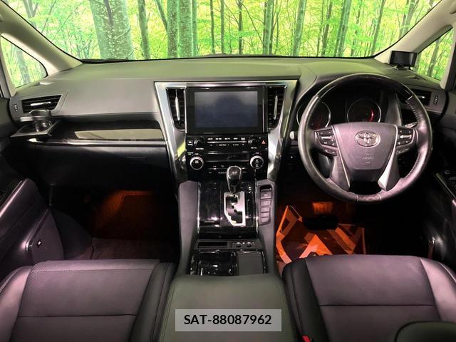 Toyota ALPHARD 2019-04 8219431-1