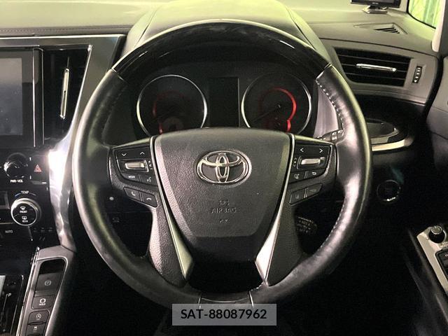 Toyota ALPHARD 2019-04 8219431-11
