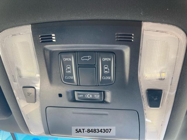 Toyota ALPHARD 2017-04 8220148-18