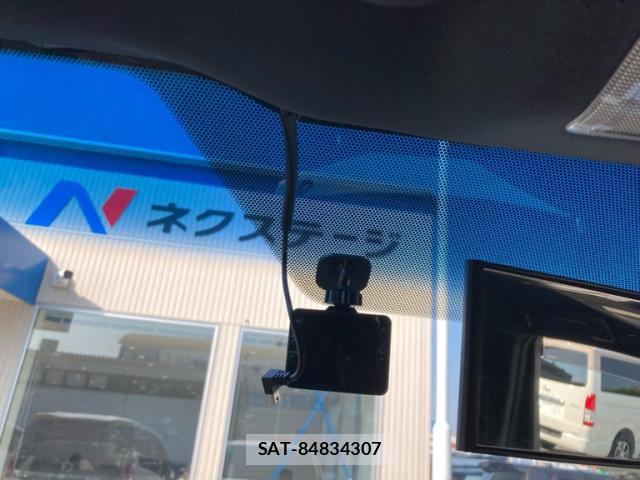 Toyota ALPHARD 2017-04 8220148-19