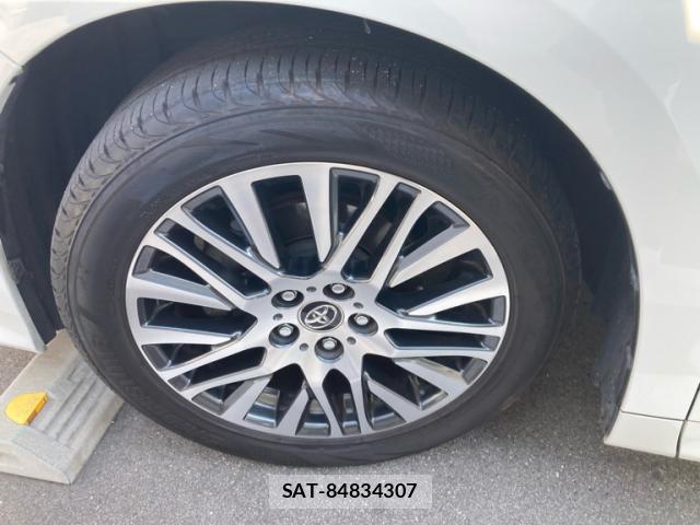 Toyota ALPHARD 2017-04 8220148-5