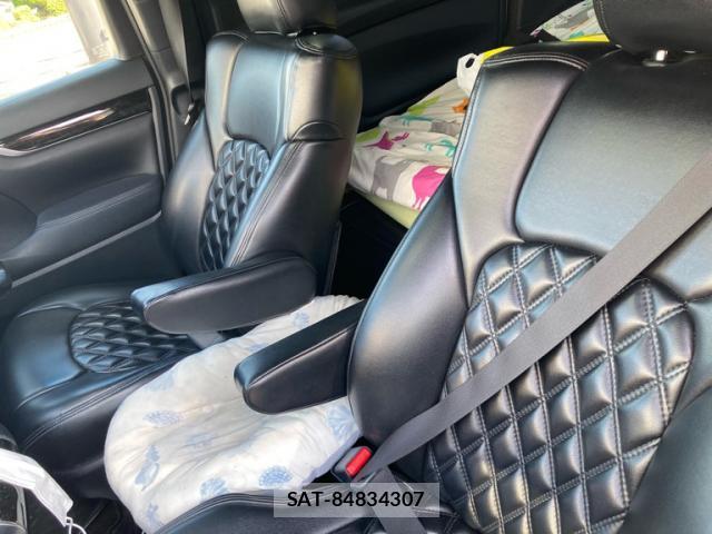 Toyota ALPHARD 2017-04 8220148-6
