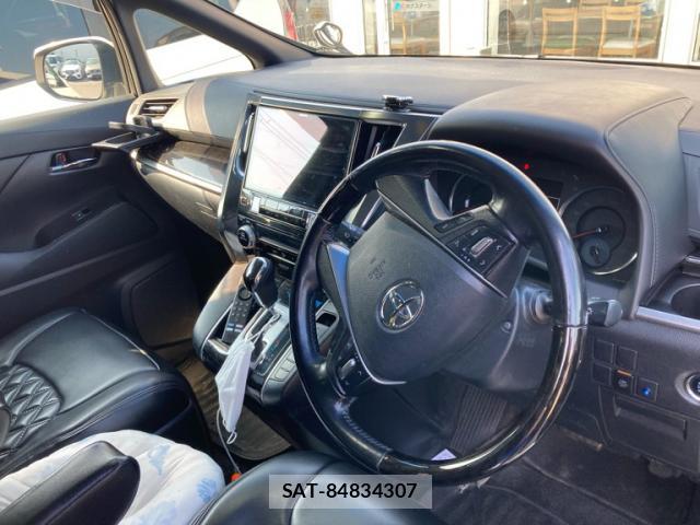 Toyota ALPHARD 2017-04 8220148-9