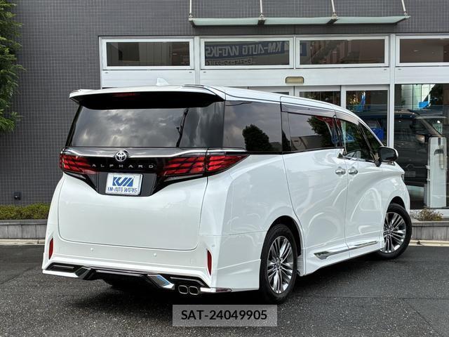Toyota ALPHARD 2024-11 8220192-1