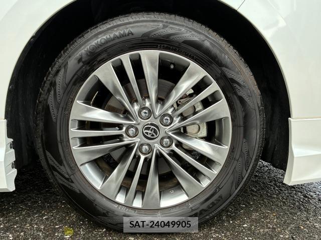 Toyota ALPHARD 2024-11 8220192-11
