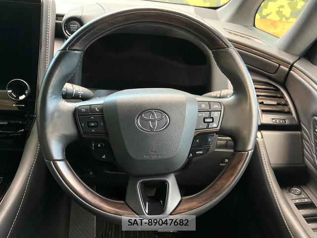 Toyota ALPHARD 2023-11 8220373-11