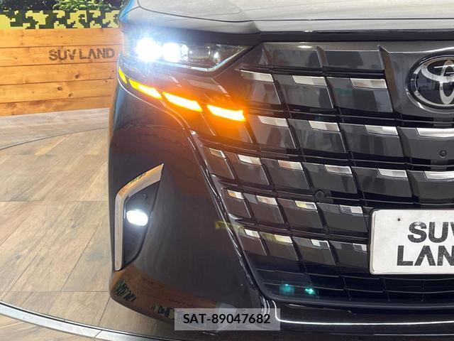 Toyota ALPHARD 2023-11 8220373-12