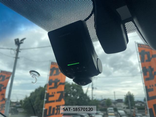 Toyota ALPHARD 2019-04 8220442-15