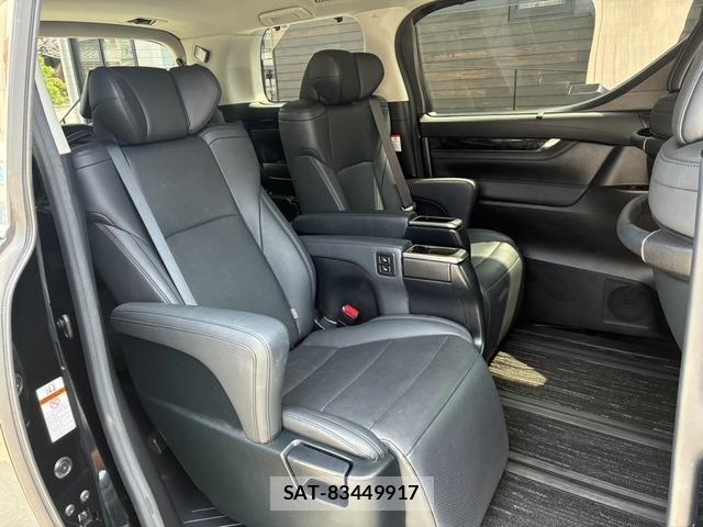 Toyota ALPHARD 2021-04 8221120-10