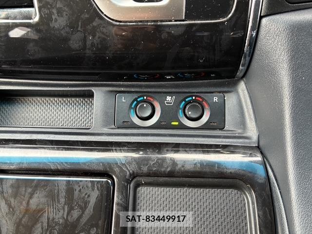 Toyota ALPHARD 2021-04 8221120-16