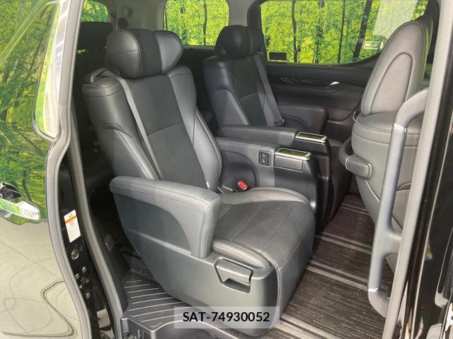Toyota ALPHARD 2020-09 8221136-7