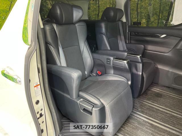 Toyota ALPHARD 2019-03 8221151-8