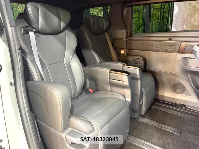 Toyota ALPHARD 2025-09 8222032-9