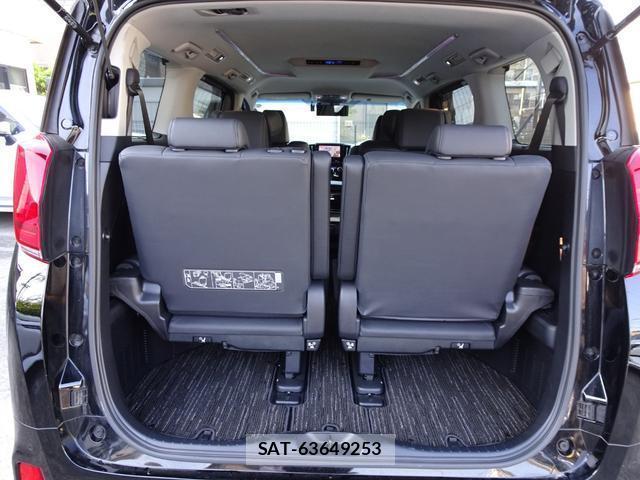 Toyota ALPHARD 2021-06 8222512-11