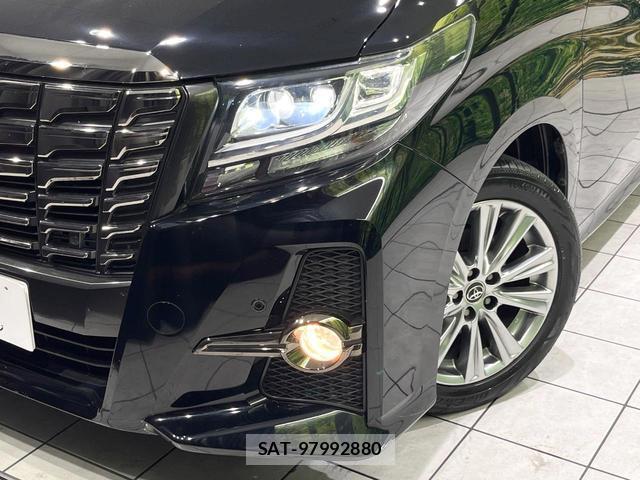 Toyota ALPHARD 2017-08 8222664-11
