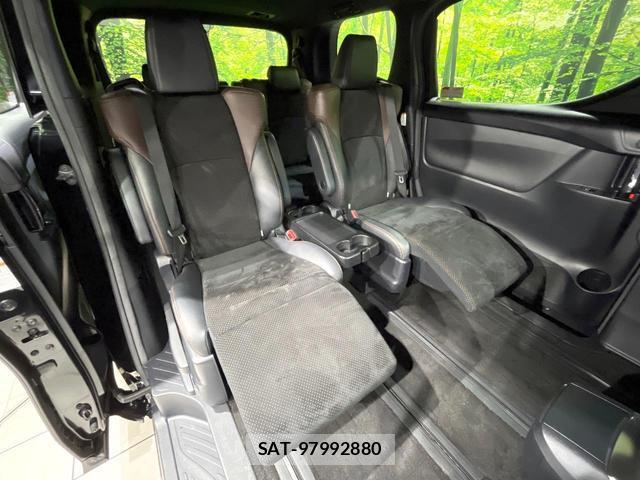 Toyota ALPHARD 2017-08 8222664-7