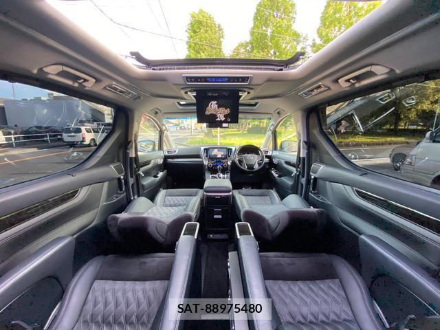 Toyota ALPHARD 2017-10 8223438-2