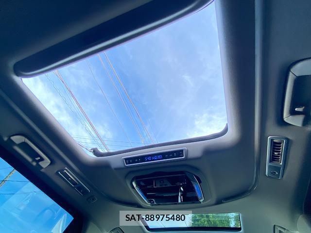 Toyota ALPHARD 2017-10 8223438-3