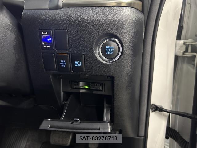 Toyota ALPHARD 2021-09 8223681-17