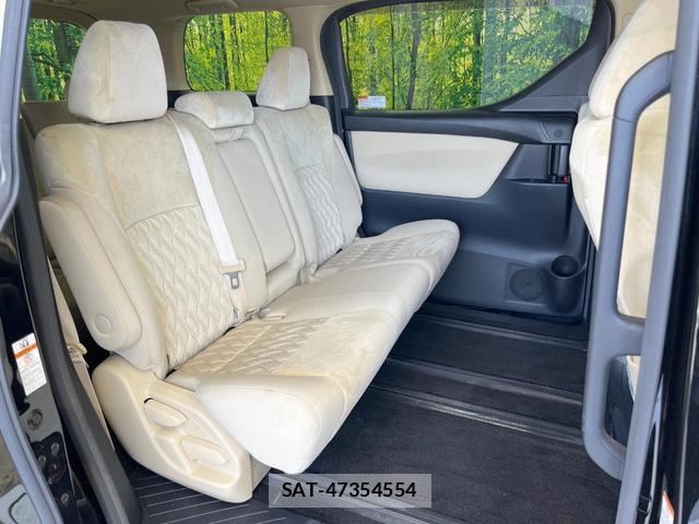 Toyota ALPHARD 2019-10 8224003-8