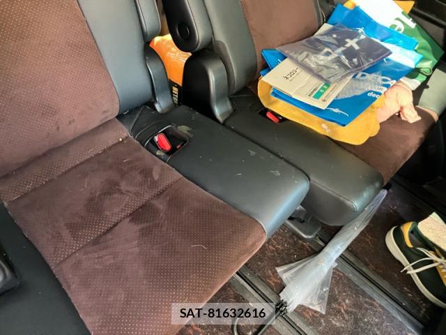 Toyota ALPHARD 2012-12 8224388-14