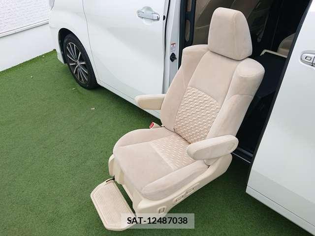 Toyota ALPHARD 2016-09 8224694-1