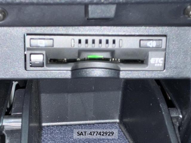 Toyota ALPHARD 2023-04 8225366-16