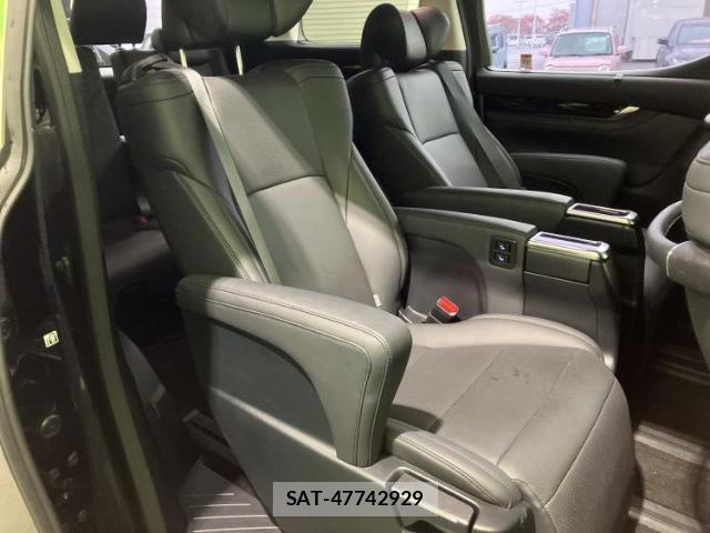 Toyota ALPHARD 2023-04 8225366-5