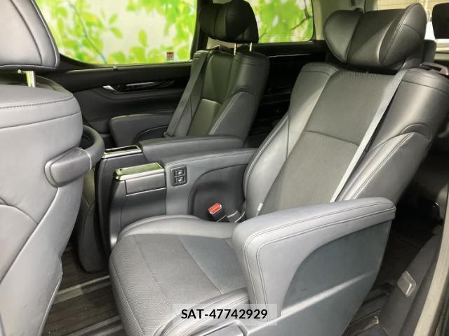 Toyota ALPHARD 2023-04 8225366-7