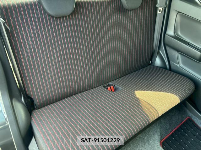 Suzuki ALTO 2015-12 8221828-12