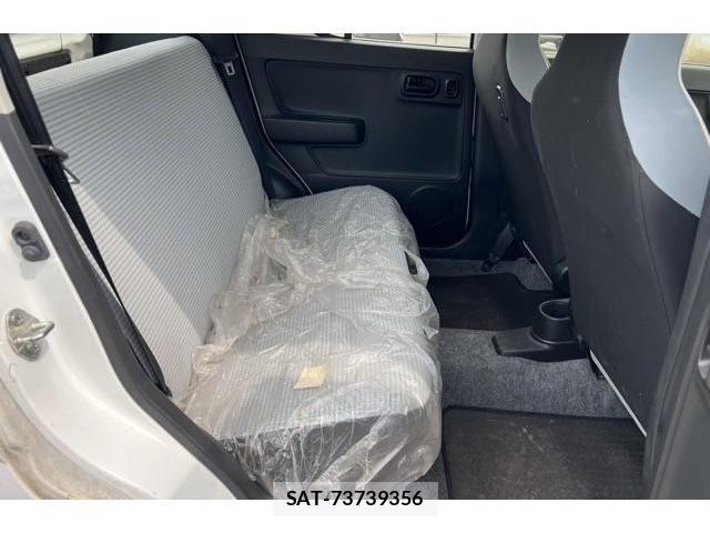 Suzuki ALTO 2017-06 8218648-4