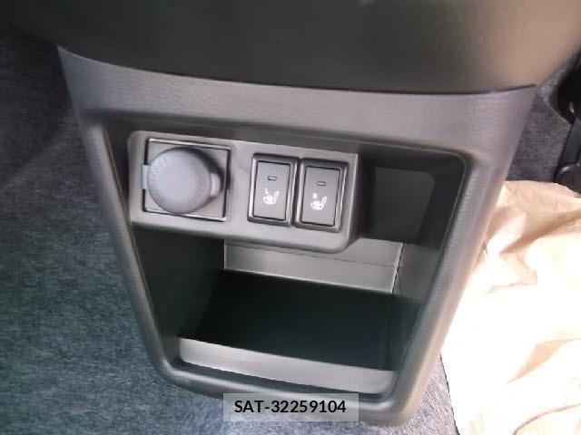 Suzuki ALTO 2025-06 8224838-9