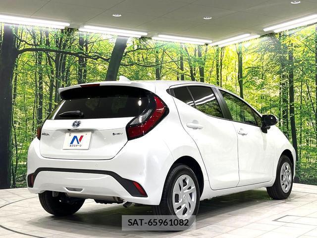 Toyota AQUA 2025-05 8216129-17