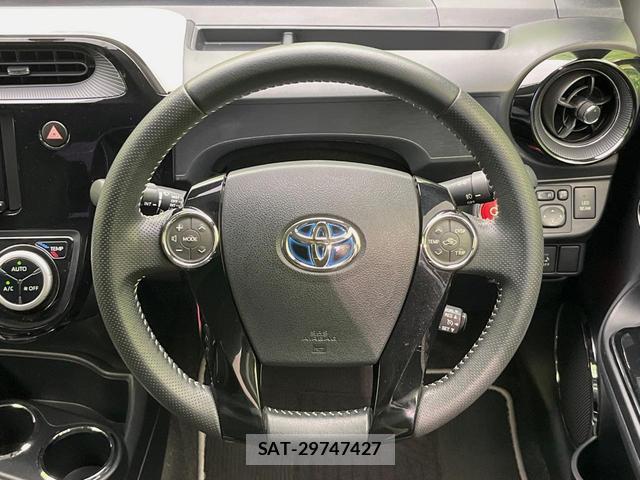 Toyota AQUA 2015-11 8216269-10