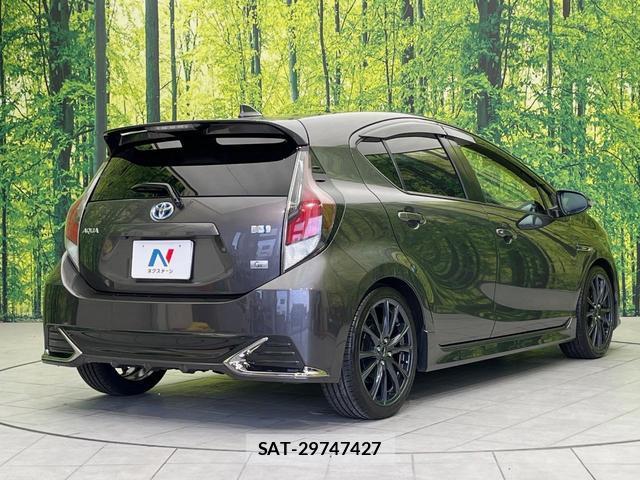 Toyota AQUA 2015-11 8216269-16