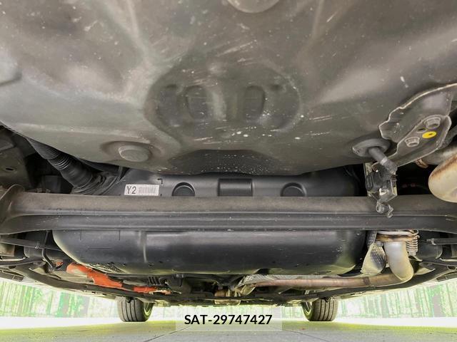 Toyota AQUA 2015-11 8216269-18